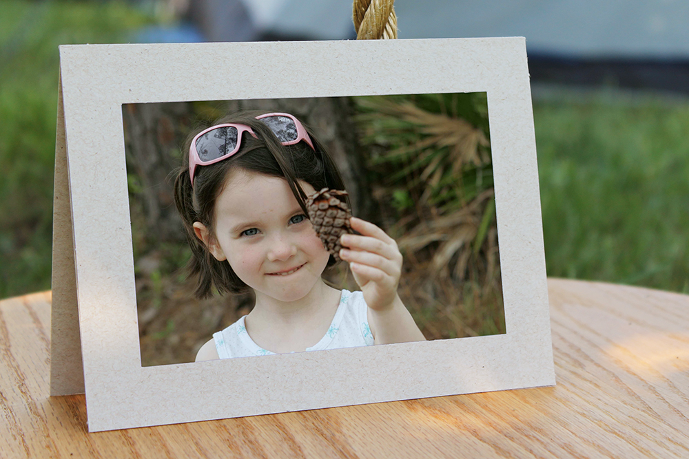 Recycled kraft photo frame card for 4x6 photo